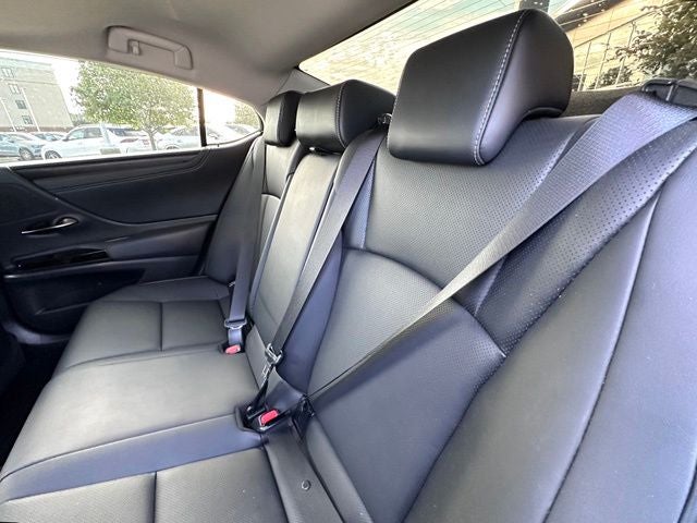 2023 Lexus ES Base