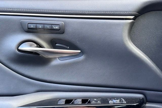 2023 Lexus ES Base