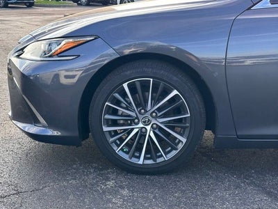 2023 Lexus ES Base