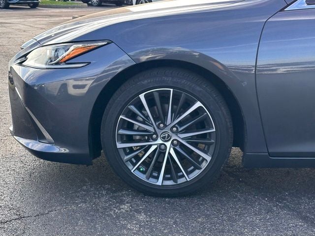 2023 Lexus ES Base