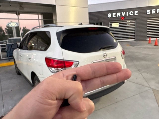 2016 Nissan Pathfinder SV