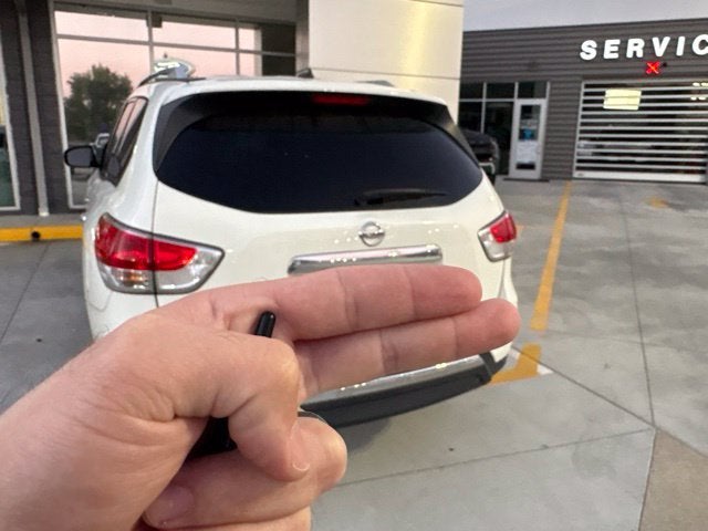 2016 Nissan Pathfinder SV