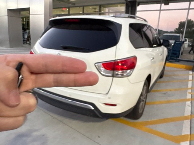 2016 Nissan Pathfinder SV