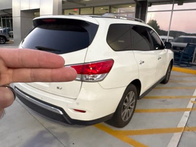 2016 Nissan Pathfinder SV