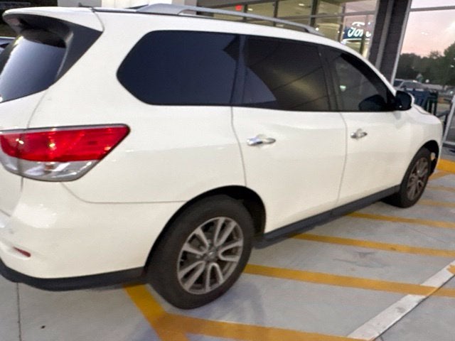 2016 Nissan Pathfinder SV