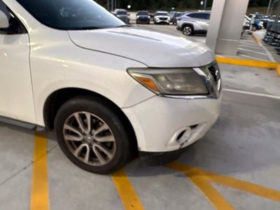 2016 Nissan Pathfinder SV