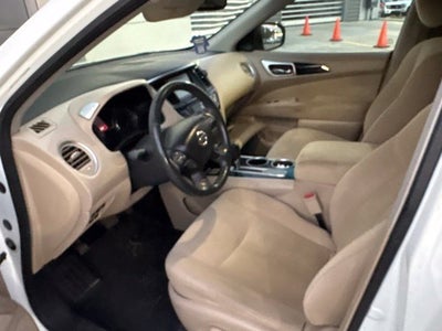 2016 Nissan Pathfinder SV