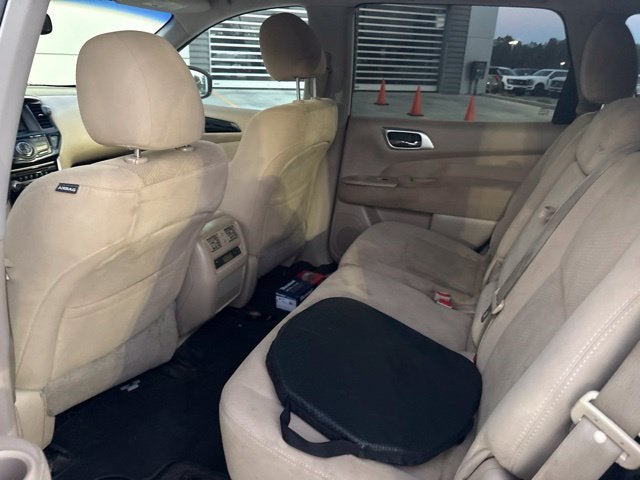 2016 Nissan Pathfinder SV