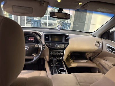 2016 Nissan Pathfinder SV