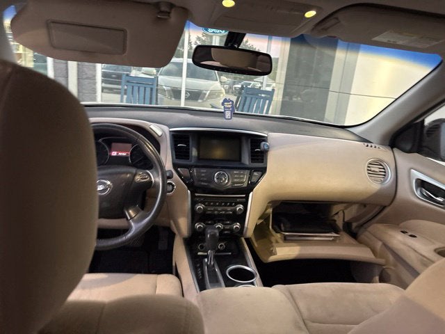 2016 Nissan Pathfinder SV