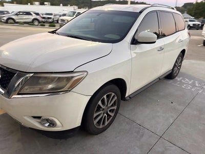 2016 Nissan Pathfinder SV