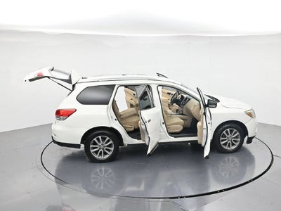 2016 Nissan Pathfinder SV
