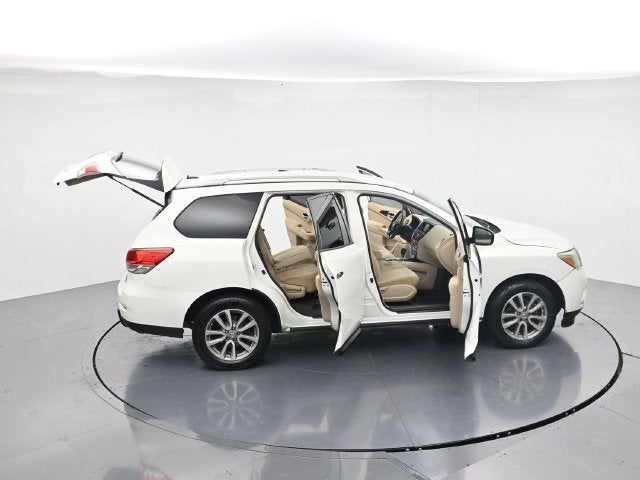 2016 Nissan Pathfinder SV