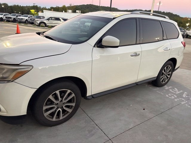 2016 Nissan Pathfinder SV