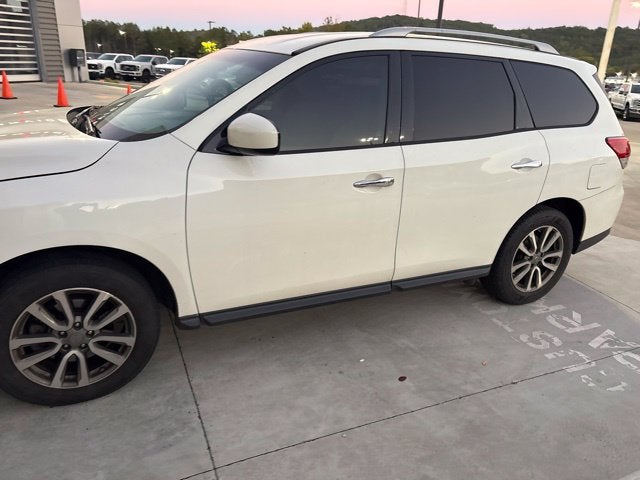 2016 Nissan Pathfinder SV
