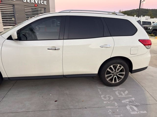 2016 Nissan Pathfinder SV