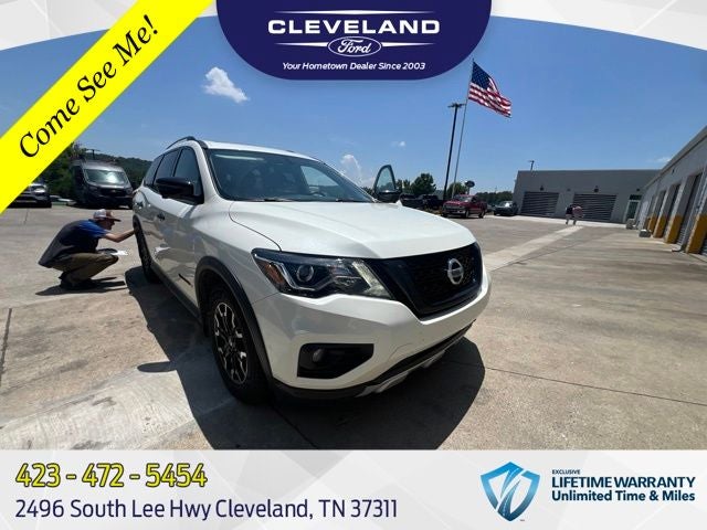 2019 Nissan Pathfinder SL 2WD's photo