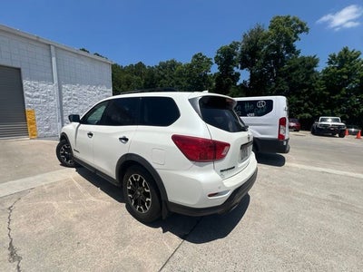 2019 Nissan Pathfinder SL