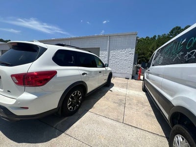 2019 Nissan Pathfinder SL