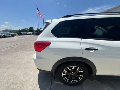 2019 Nissan Pathfinder SL