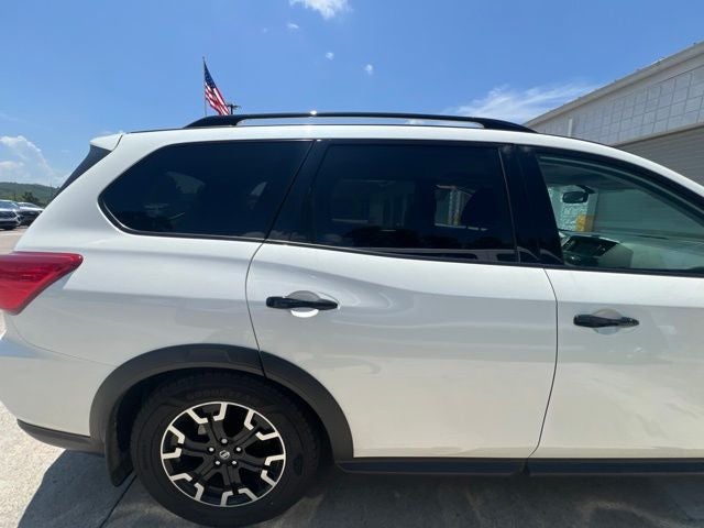 2019 Nissan Pathfinder SL