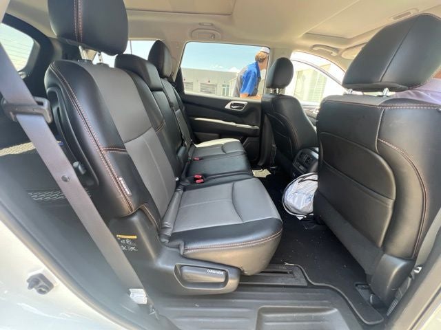 2019 Nissan Pathfinder SL