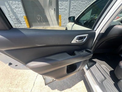 2019 Nissan Pathfinder SL