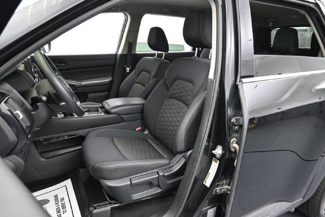 2024 Nissan Pathfinder S