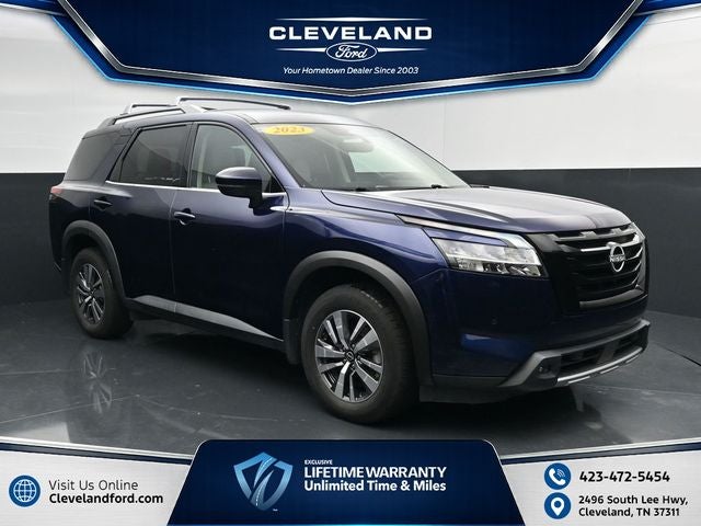 2023 Nissan Pathfinder SL