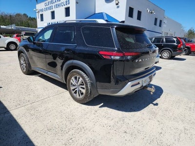 2022 Nissan Pathfinder SL