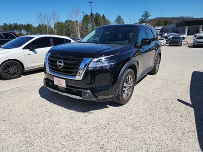 2022 Nissan Pathfinder SL