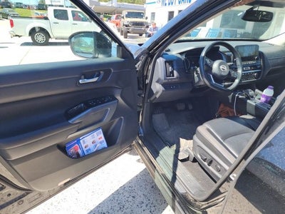 2022 Nissan Pathfinder SL