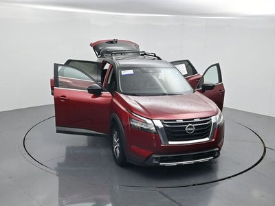 2022 Nissan Pathfinder SL
