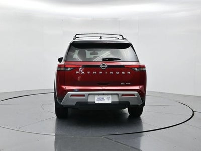 2022 Nissan Pathfinder SL