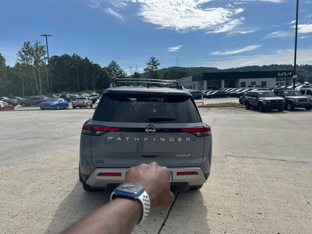2025 Nissan Pathfinder Platinum