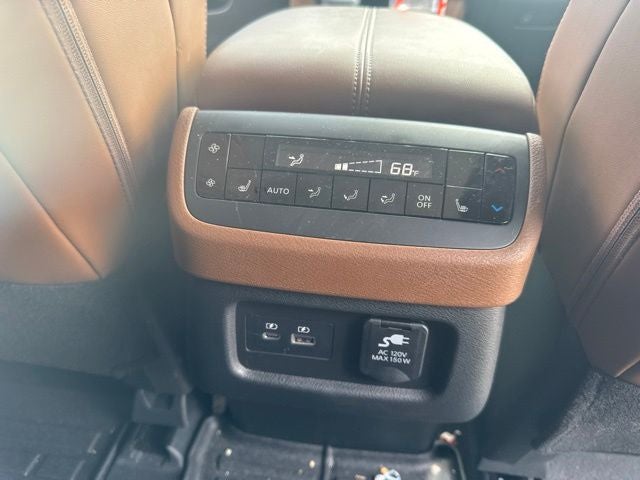 2025 Nissan Pathfinder Platinum