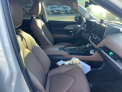 2024 Toyota Grand Highlander Base