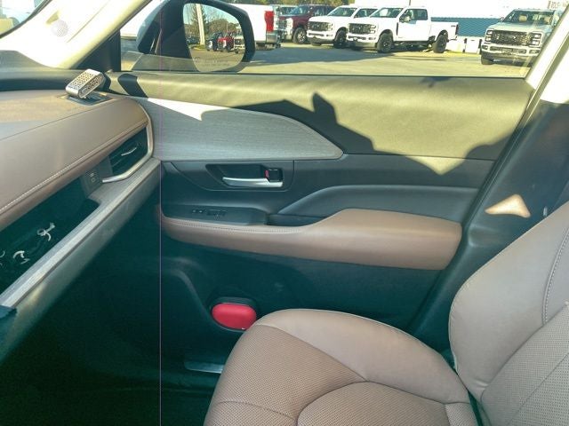 2024 Toyota Grand Highlander Base