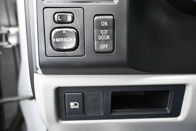 2022 Toyota Sequoia SR5