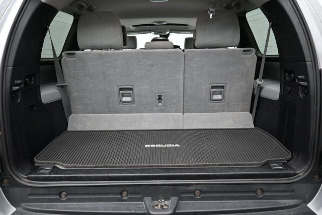 2022 Toyota Sequoia SR5