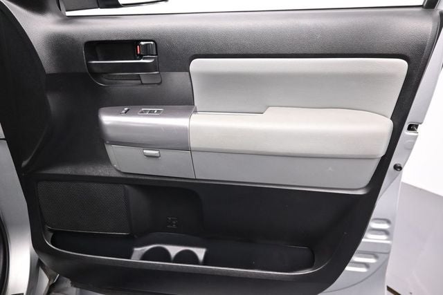 2022 Toyota Sequoia SR5