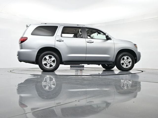 2022 Toyota Sequoia SR5