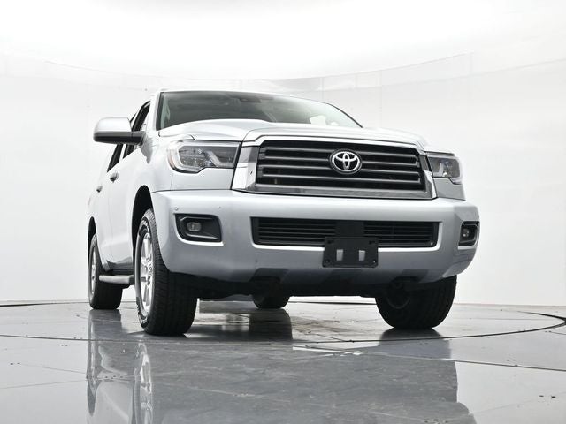 2022 Toyota Sequoia SR5