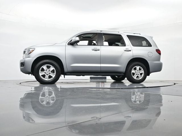 2022 Toyota Sequoia SR5