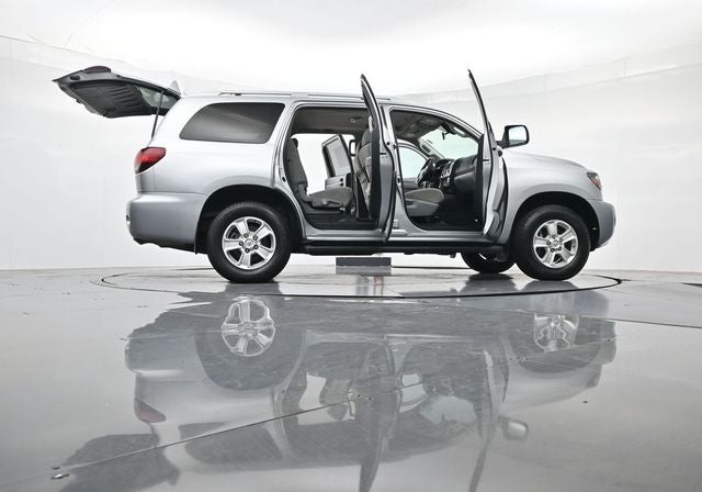 2022 Toyota Sequoia SR5