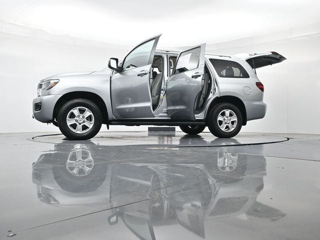 2022 Toyota Sequoia SR5