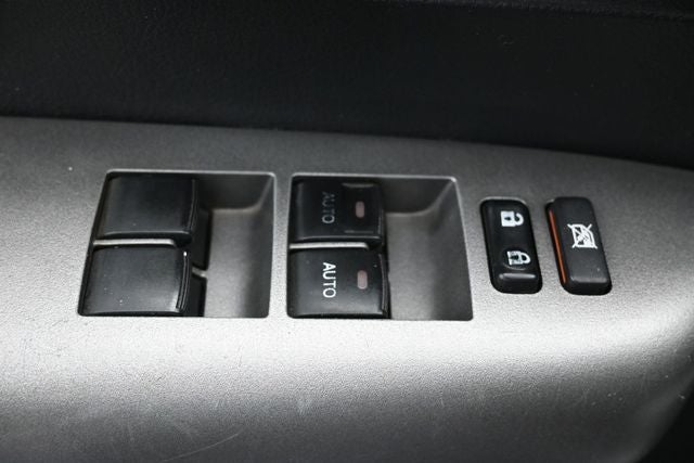 2017 Toyota Sequoia SR5 5.7L