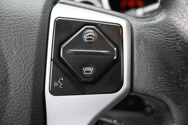 2017 Toyota Sequoia SR5 5.7L