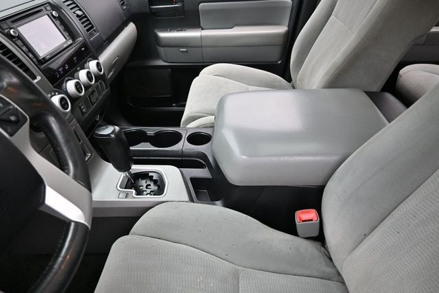 2017 Toyota Sequoia SR5 5.7L