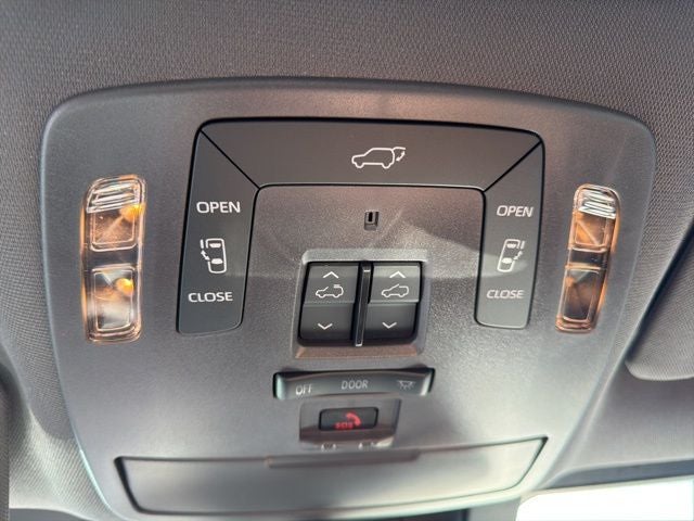 2024 Toyota Sienna Platinum 7 Passenger